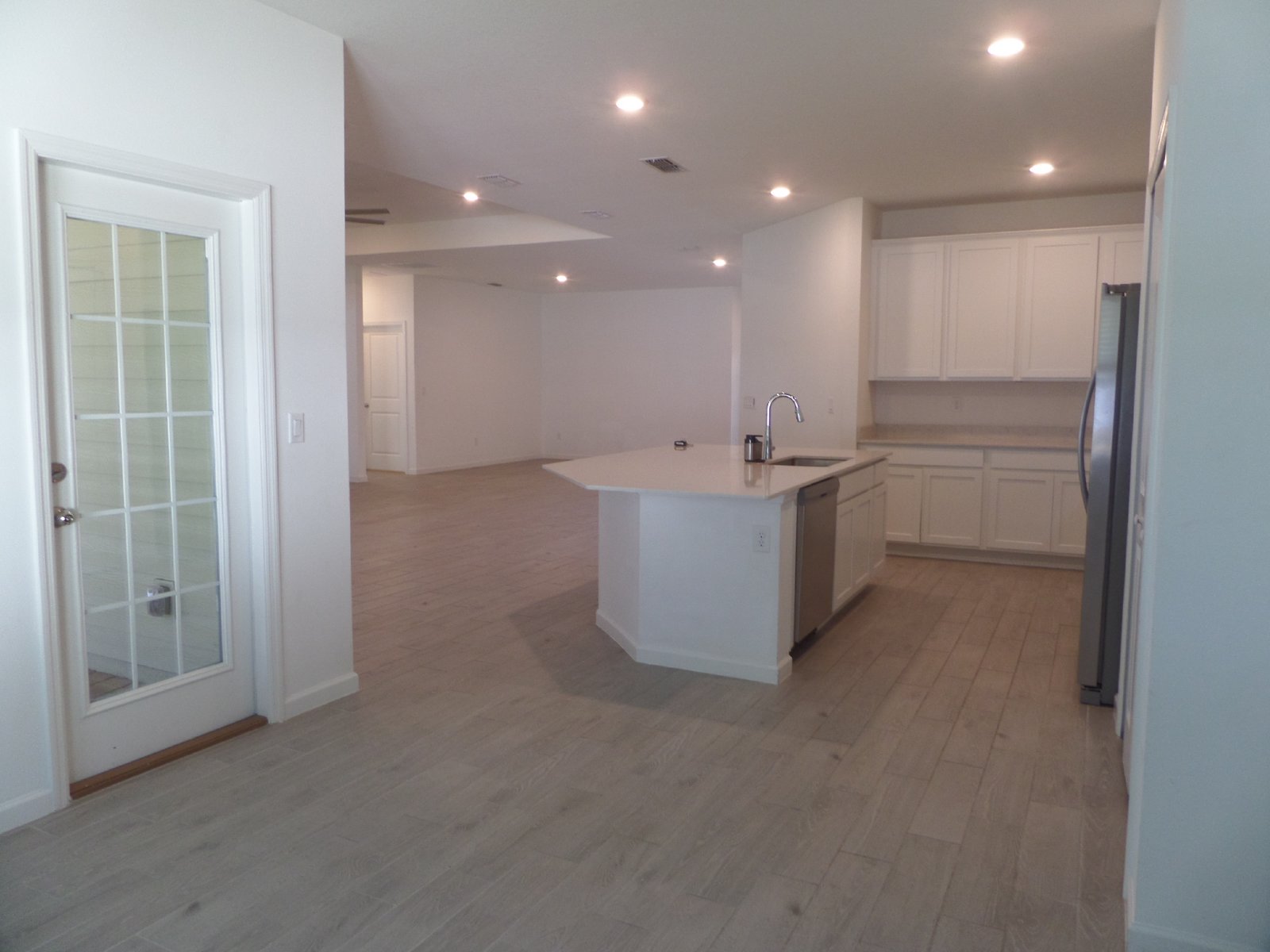 Beautiful 4 Bedroom 2 bath 3 Car garage Home property image