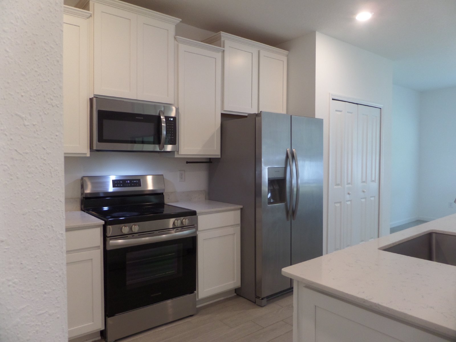 Beautiful 4 Bedroom 2 bath 3 Car garage Home property image