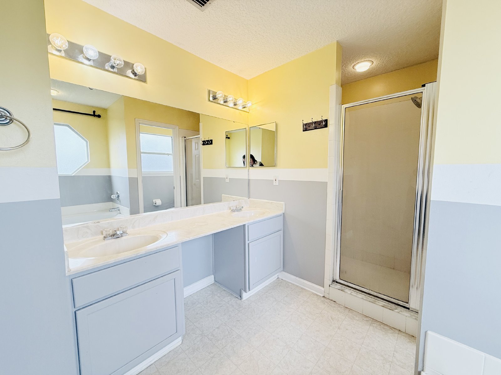 Spacious Home on Cul-De-Sac property image