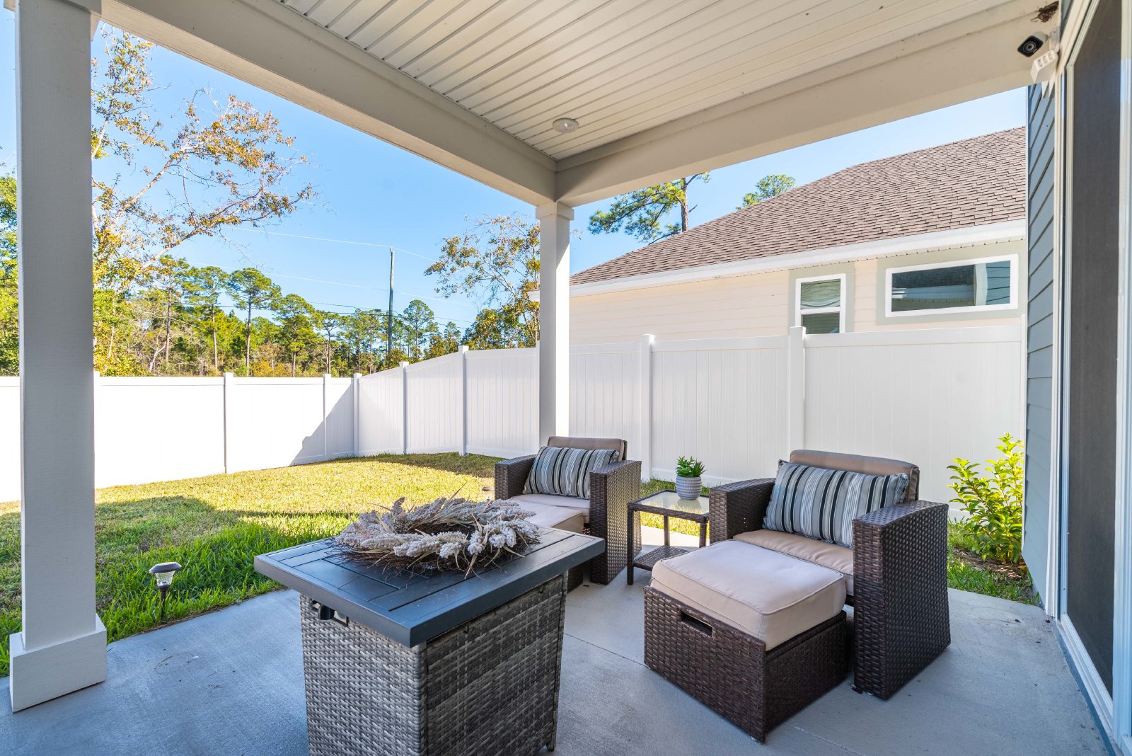 Stunning 2025 Build – Spacious 5BR Home with Open Floor Plan & Fenced Yard property image