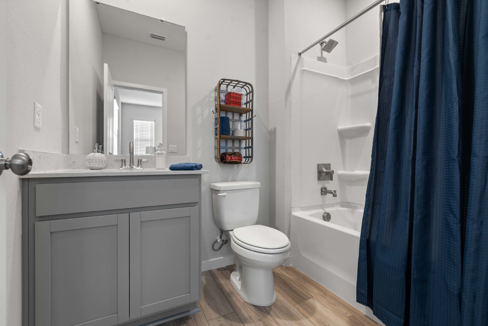 Stunning 2025 Build – Spacious 5BR Home with Open Floor Plan & Fenced Yard property image