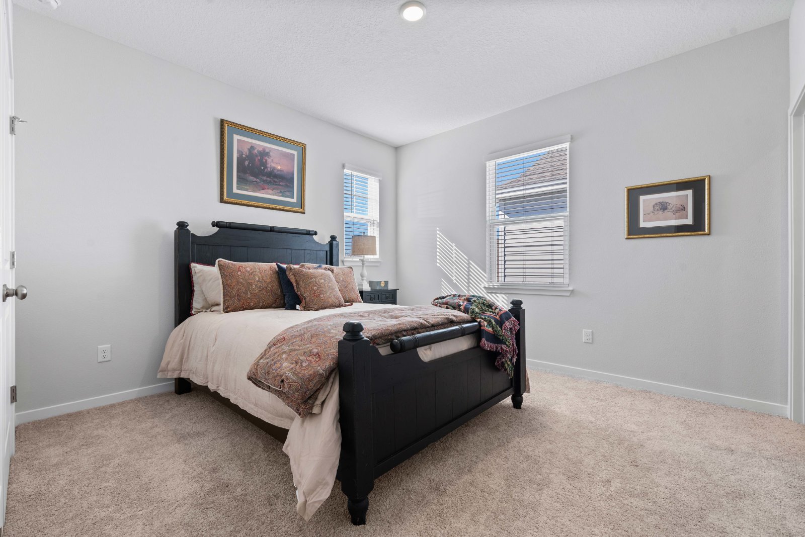 Stunning 2025 Build – Spacious 5BR Home with Open Floor Plan & Fenced Yard property image