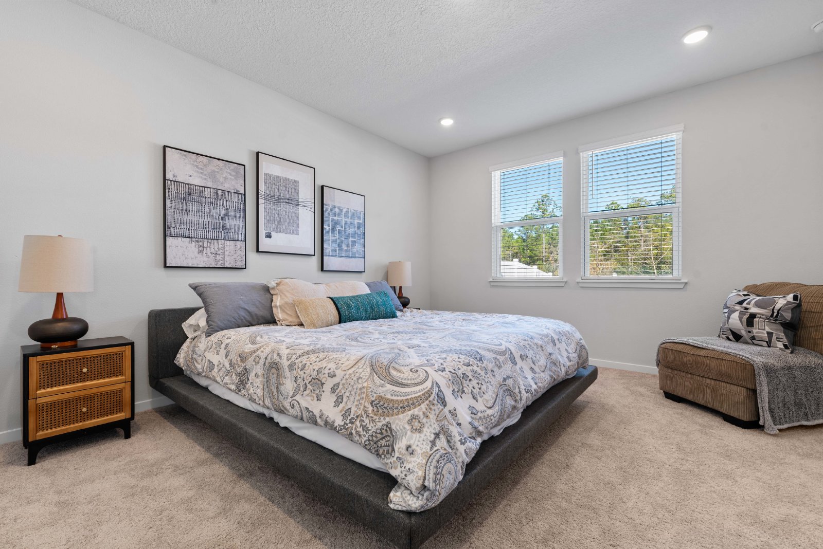 Stunning 2025 Build – Spacious 5BR Home with Open Floor Plan & Fenced Yard property image