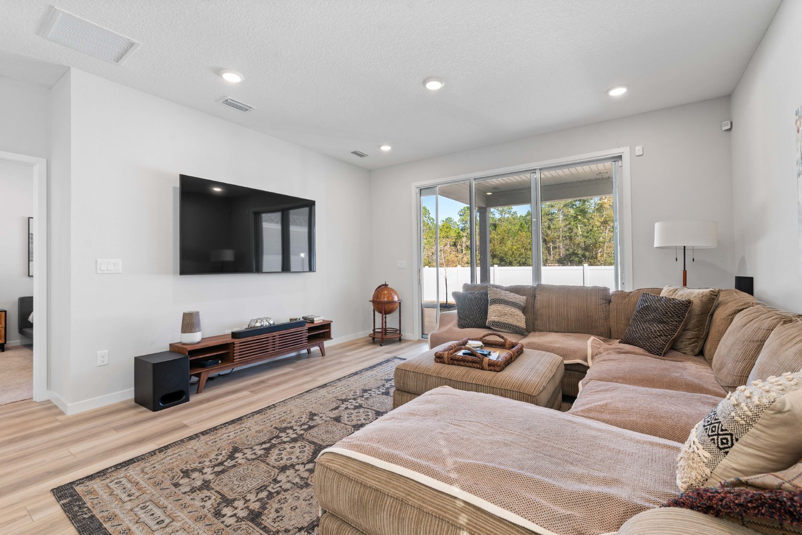 Stunning 2025 Build – Spacious 5BR Home with Open Floor Plan & Fenced Yard property image