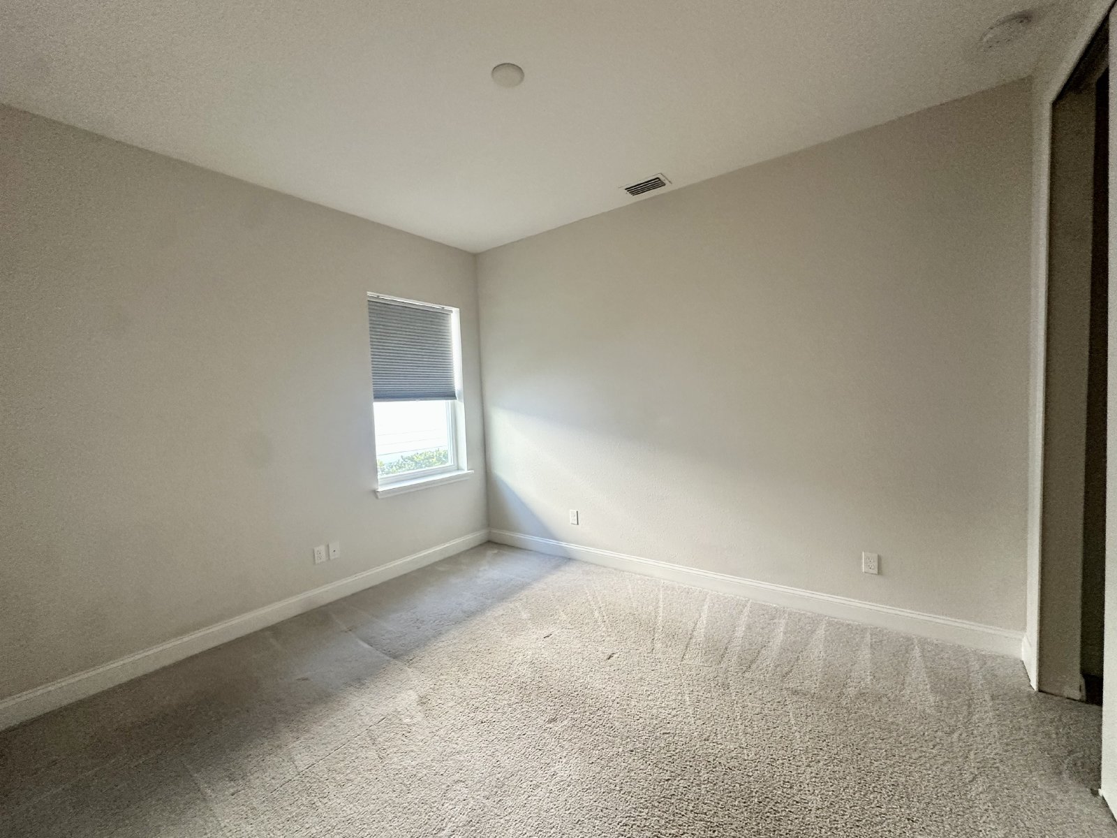 Centrally Located in Growing Area, Gated Community! property image