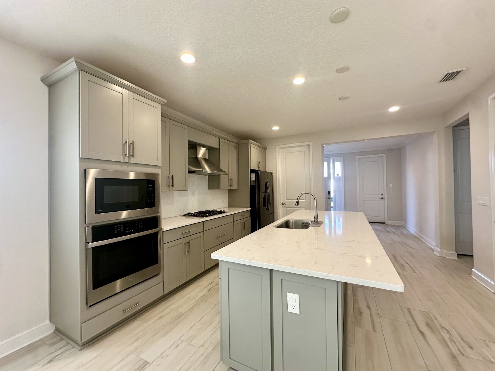 Centrally Located in Growing Area, Gated Community! property image