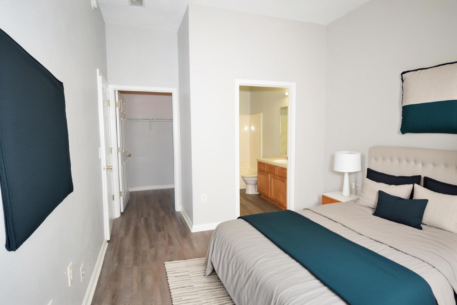 Beautifully Remodeled 2 / 2 In Merrill Pines Gated Community! property image