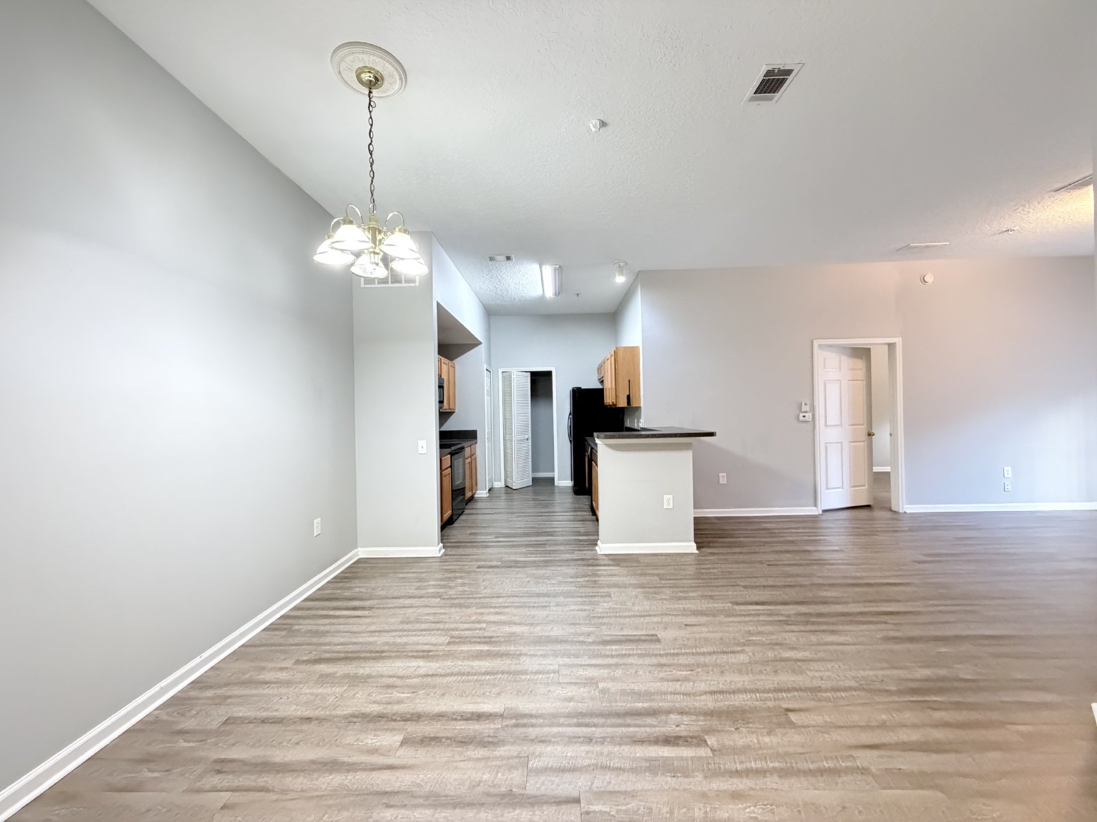 Beautifully Remodeled 2 / 2 In Merrill Pines Gated Community! property image