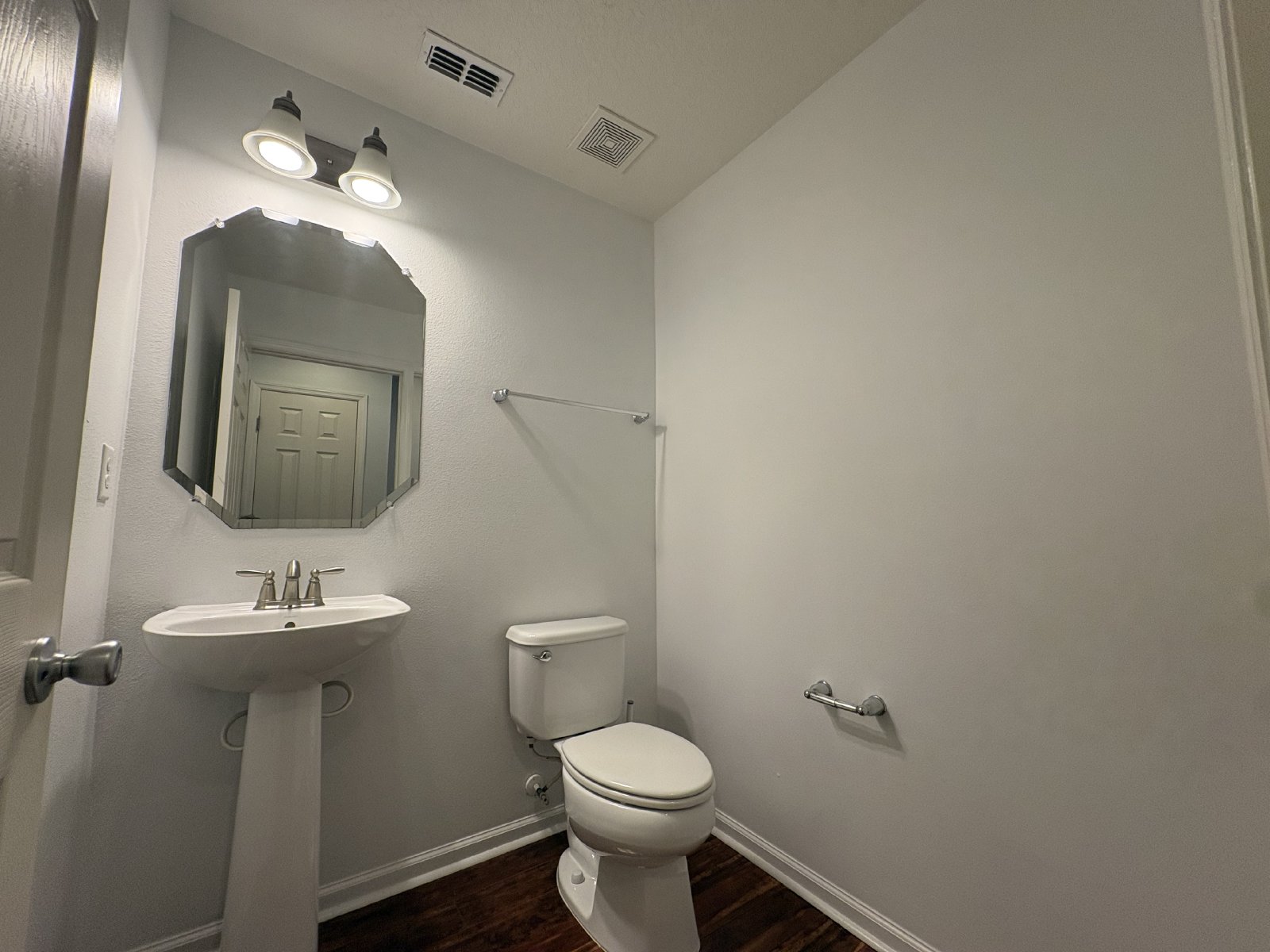 Great Opportunity- Oakleaf Townhome with 2 Car Garage! property image