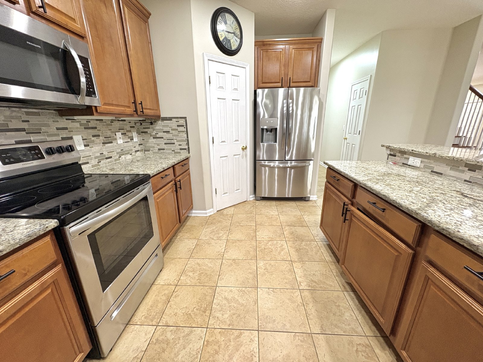 Spacious Two-Story Home with Hot Tub, Pool Table & Fenced Yard in Panther Creek property image