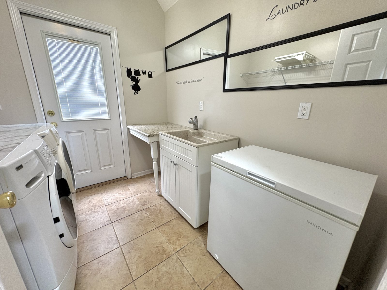 Spacious Two-Story Home with Hot Tub, Pool Table & Fenced Yard in Panther Creek property image