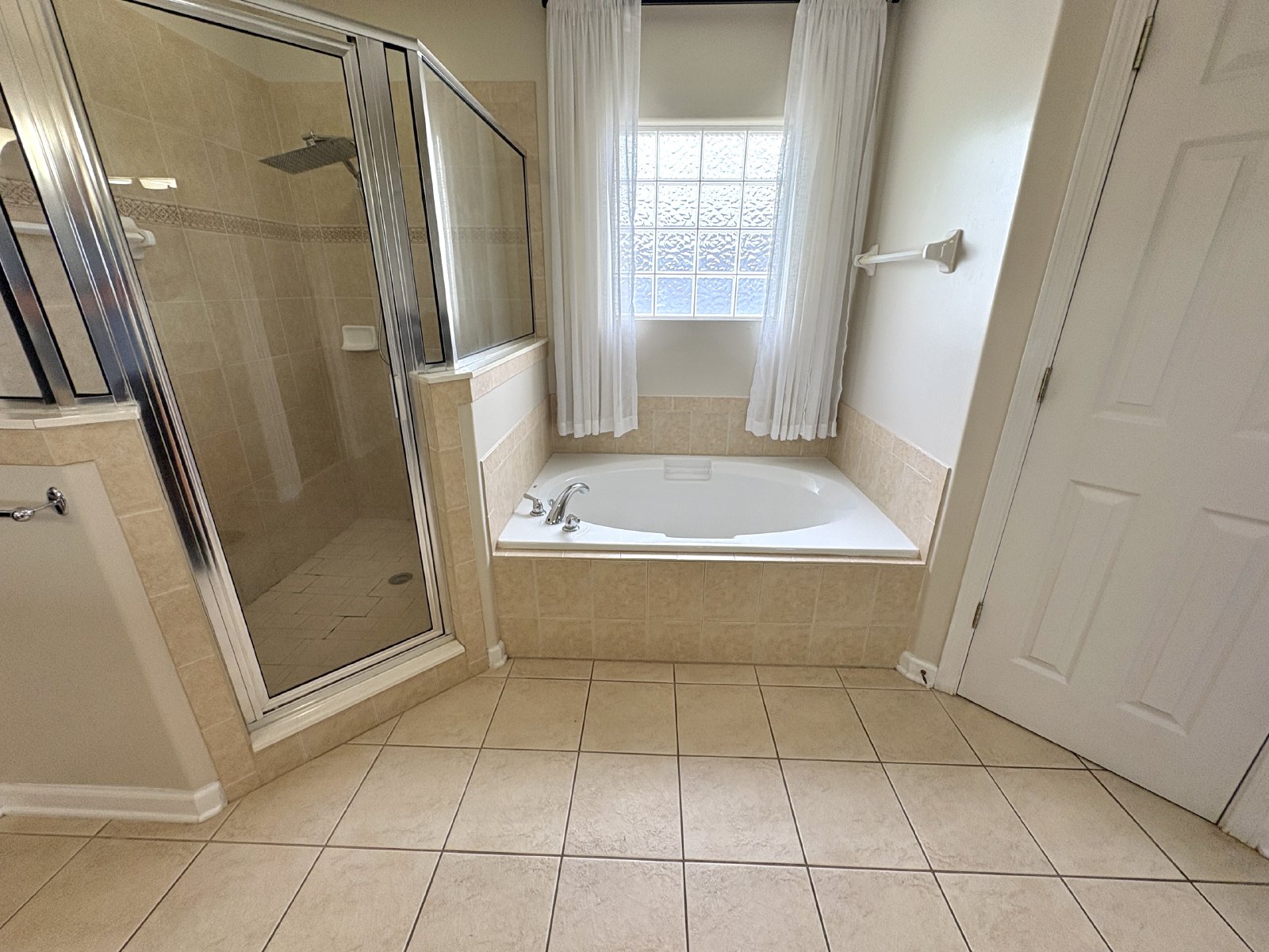 Spacious Two-Story Home with Hot Tub, Pool Table & Fenced Yard in Panther Creek property image