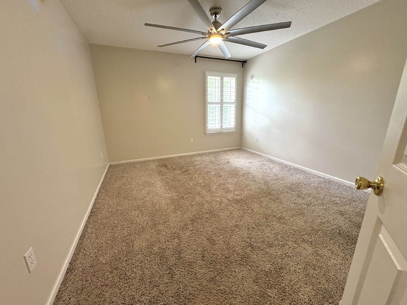 Spacious Two-Story Home with Hot Tub, Pool Table & Fenced Yard in Panther Creek property image