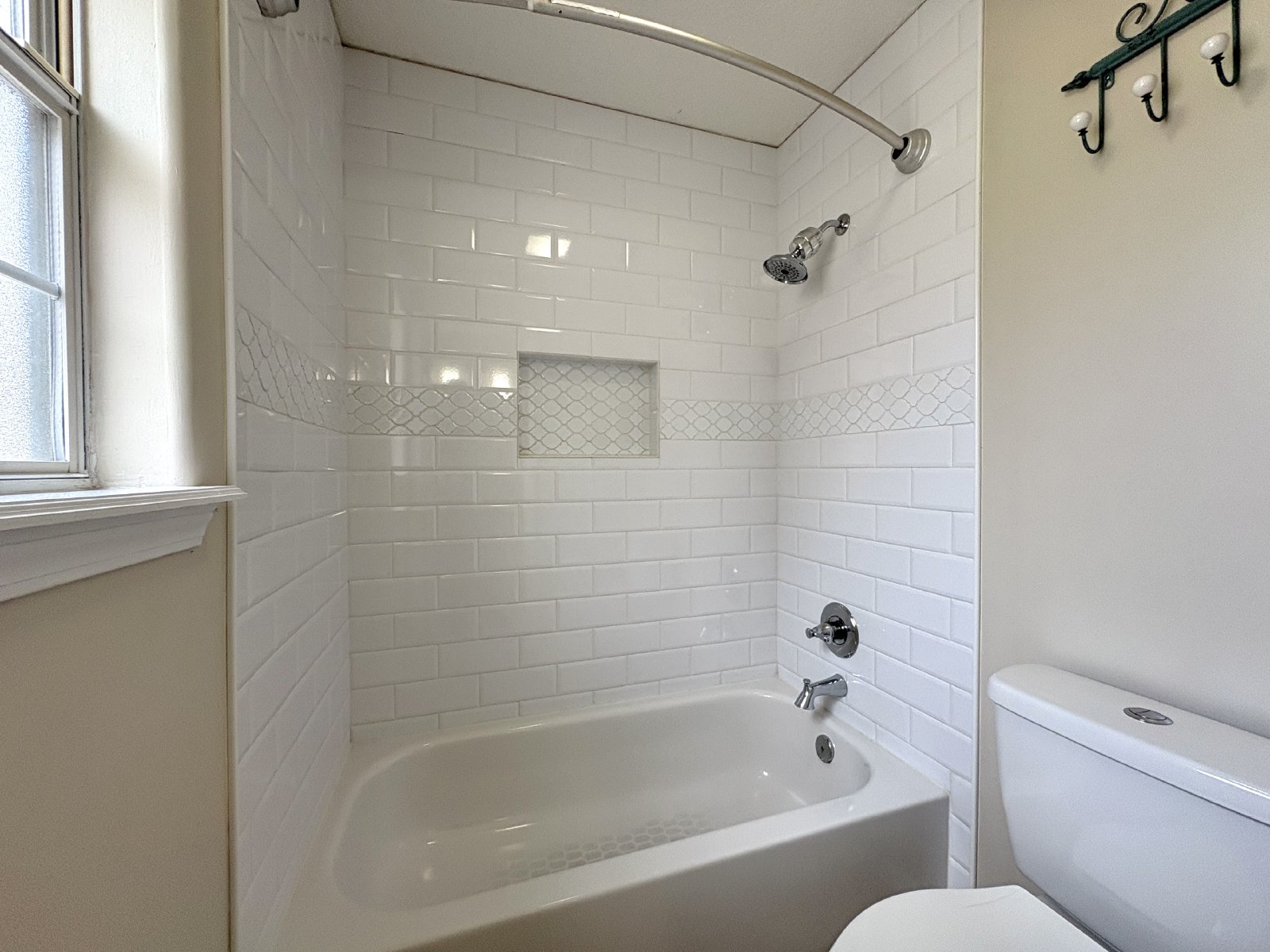 Spacious Two-Story Home with Hot Tub, Pool Table & Fenced Yard in Panther Creek property image