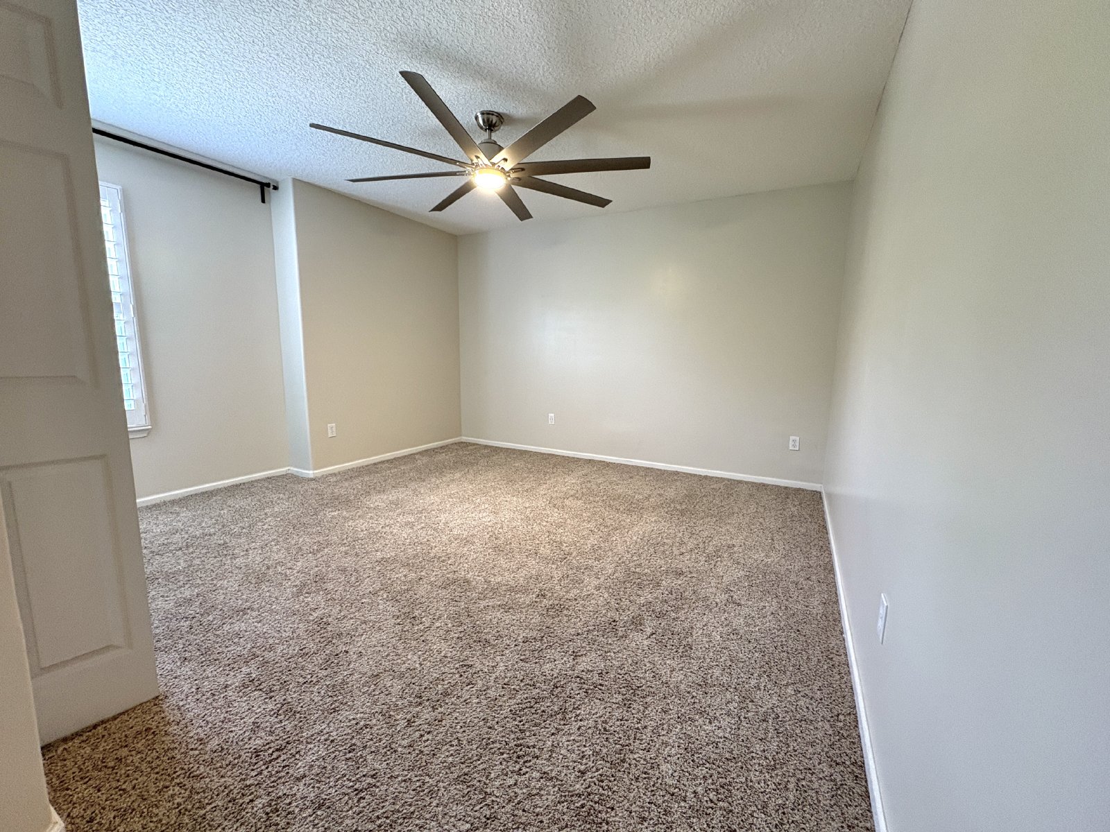 Spacious Two-Story Home with Hot Tub, Pool Table & Fenced Yard in Panther Creek property image