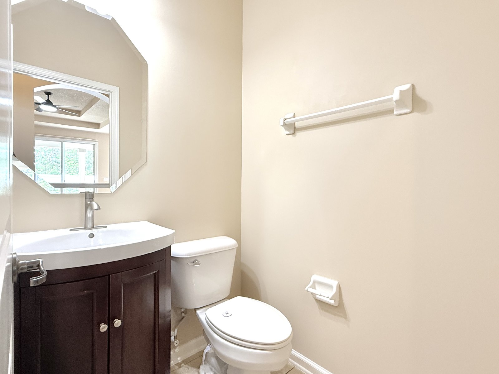 Spacious 4BR Home with Solar Panels, Downstairs Primary & Fenced Yard property image