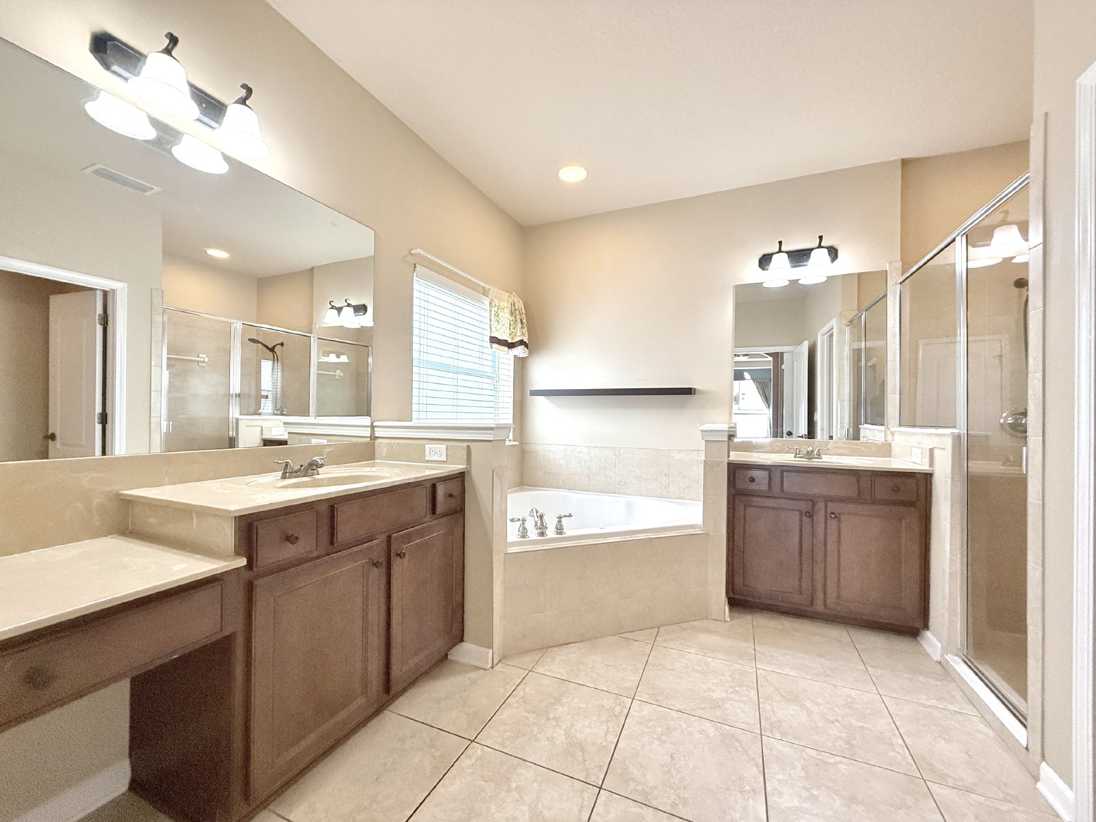 Spacious 4BR Home with Solar Panels, Downstairs Primary & Fenced Yard property image