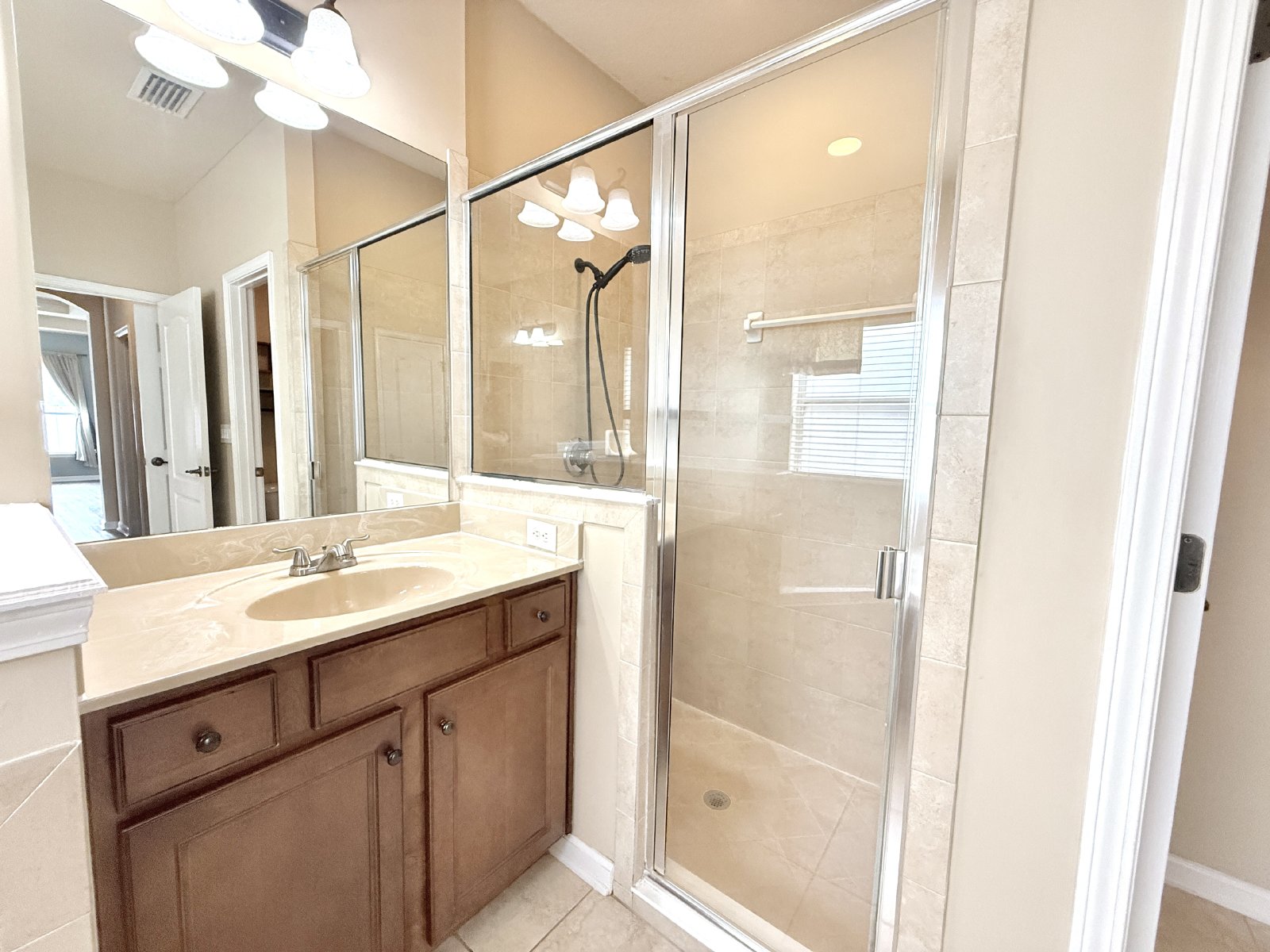 Spacious 4BR Home with Solar Panels, Downstairs Primary & Fenced Yard property image