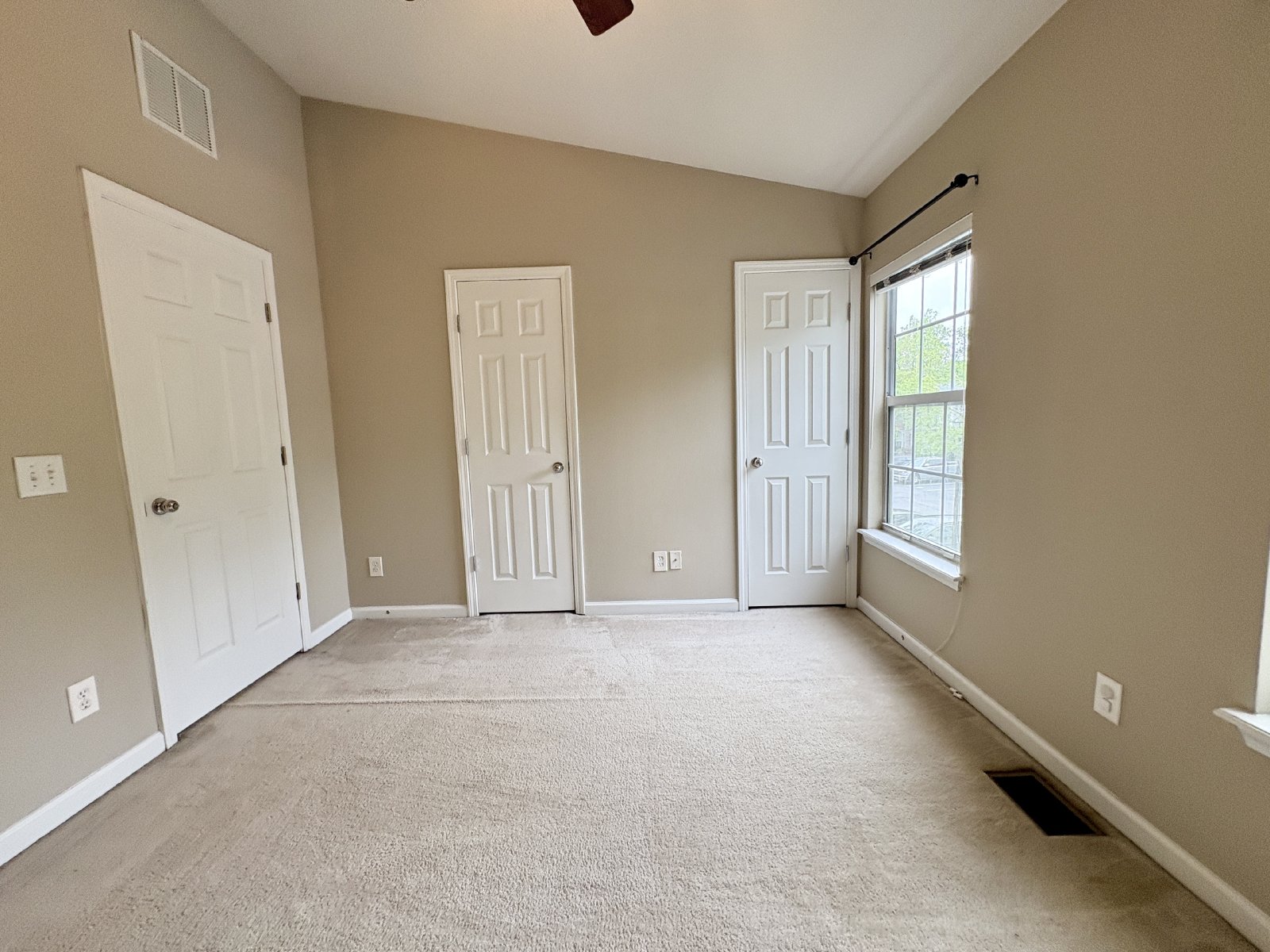 Townhome in Desirable gated Wolf Creek Community! property image