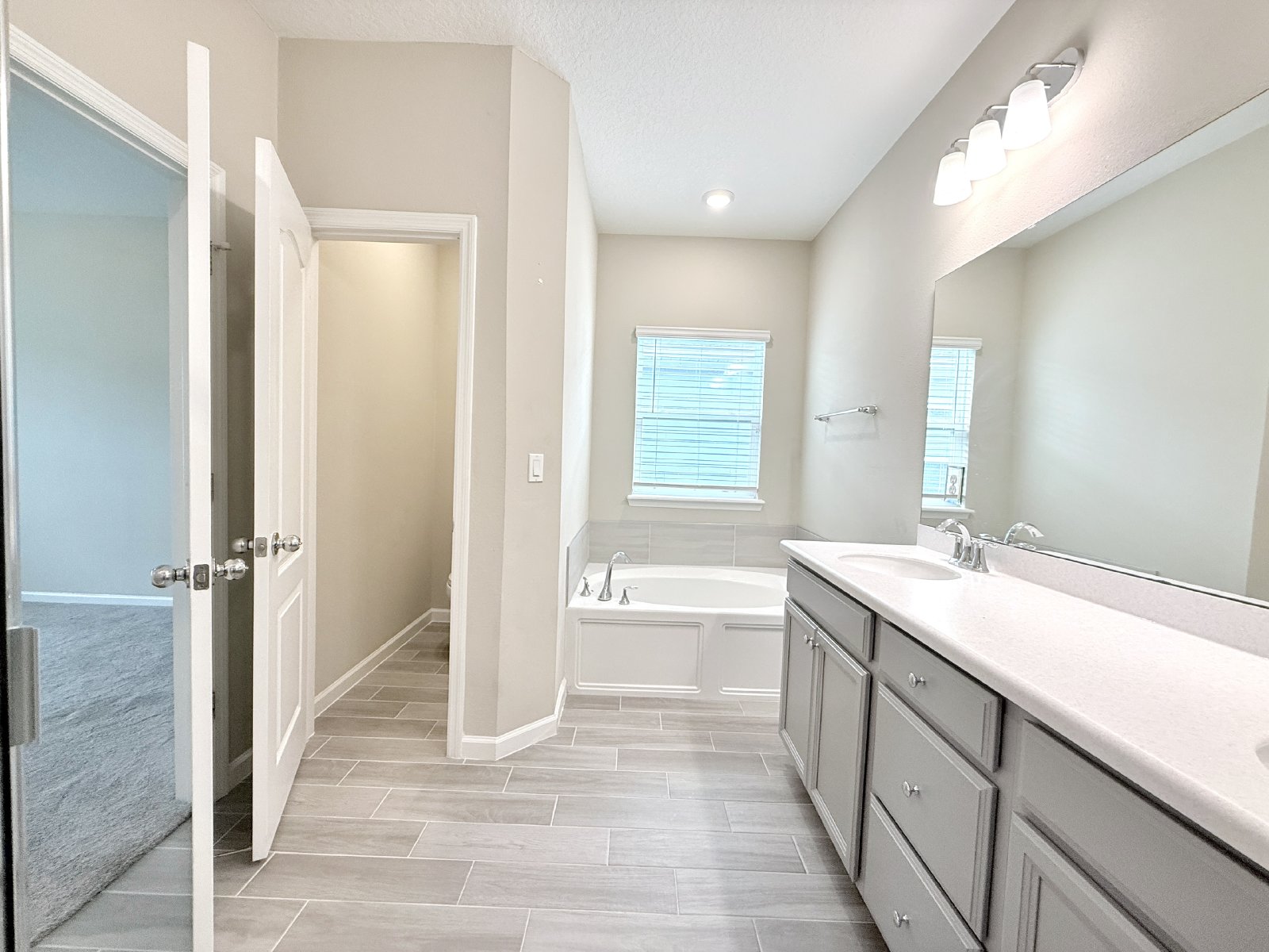 Move-In Ready Home with Modern Finishes & Open Layout property image