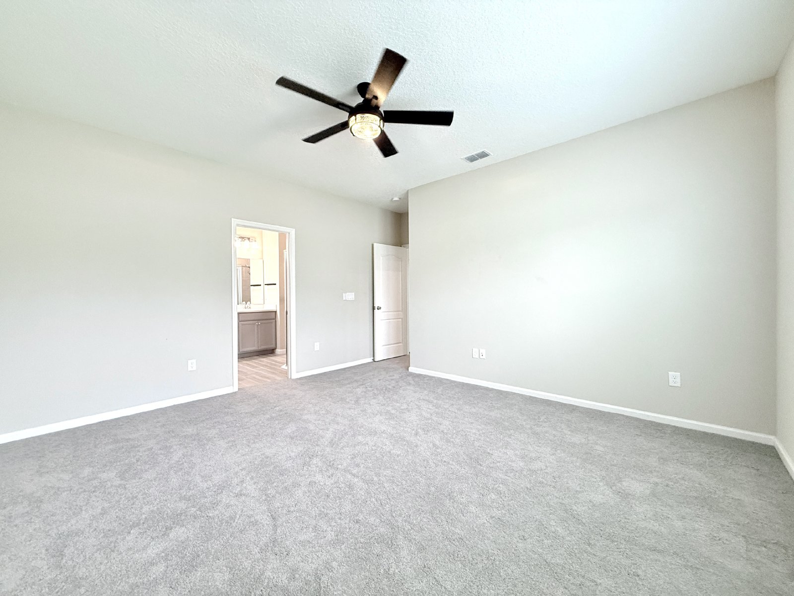 Move-In Ready Home with Modern Finishes & Open Layout property image