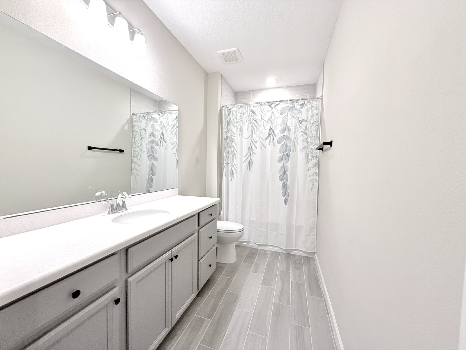 Move-In Ready Home with Modern Finishes & Open Layout property image