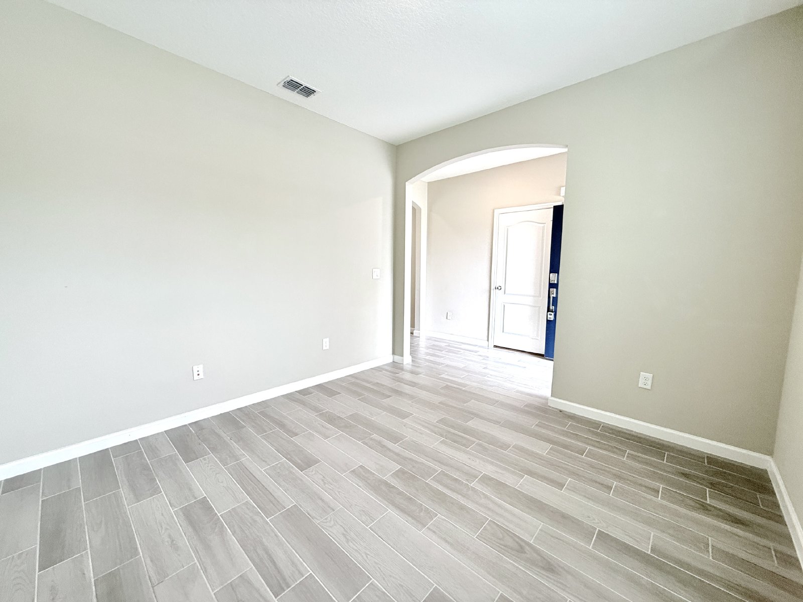 Move-In Ready Home with Modern Finishes & Open Layout property image