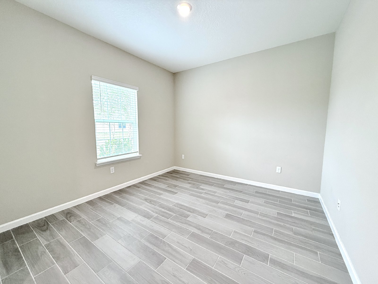 Move-In Ready Home with Modern Finishes & Open Layout property image