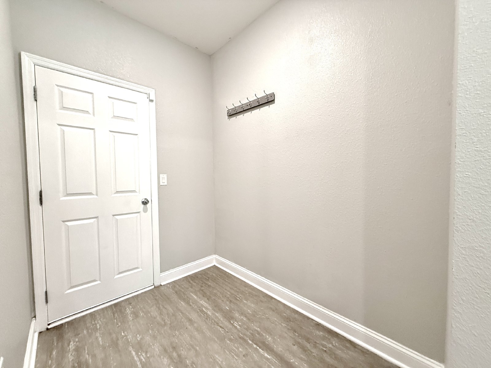 5BR Home with Downstairs Guest Suite, Screened Lanai & Fenced Yard property image