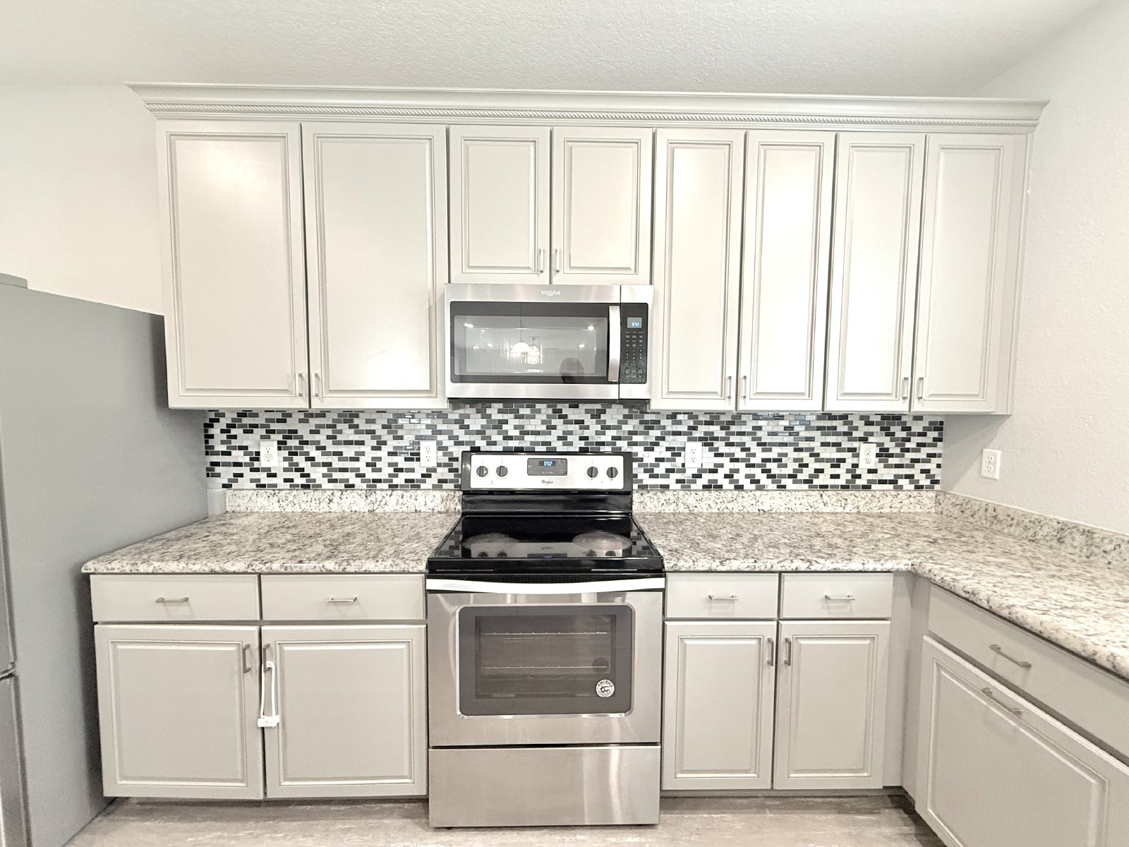 5BR Home with Downstairs Guest Suite, Screened Lanai & Fenced Yard property image