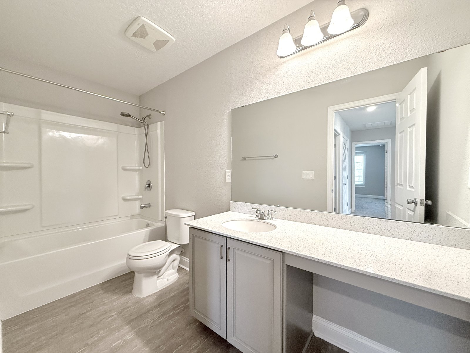 5BR Home with Downstairs Guest Suite, Screened Lanai & Fenced Yard property image