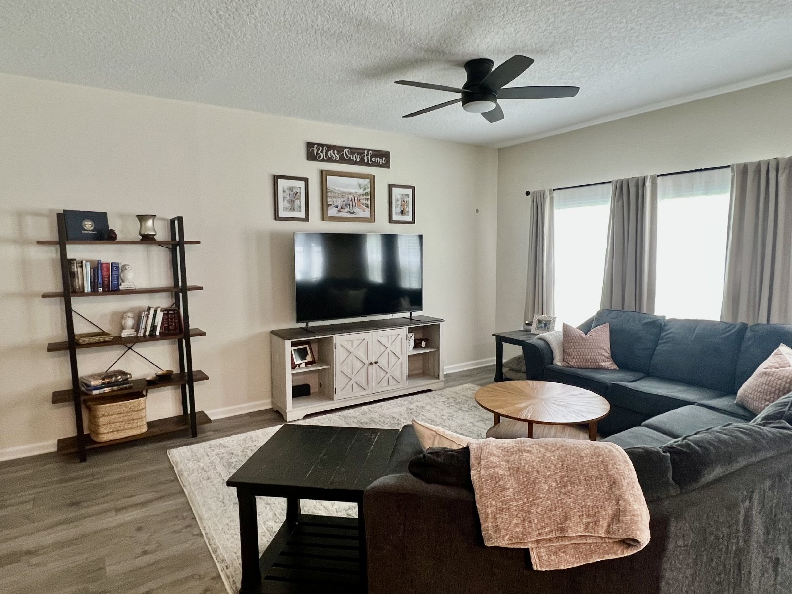 Like new 4 bed 2.5 bath home on quiet cul-de-sac property image