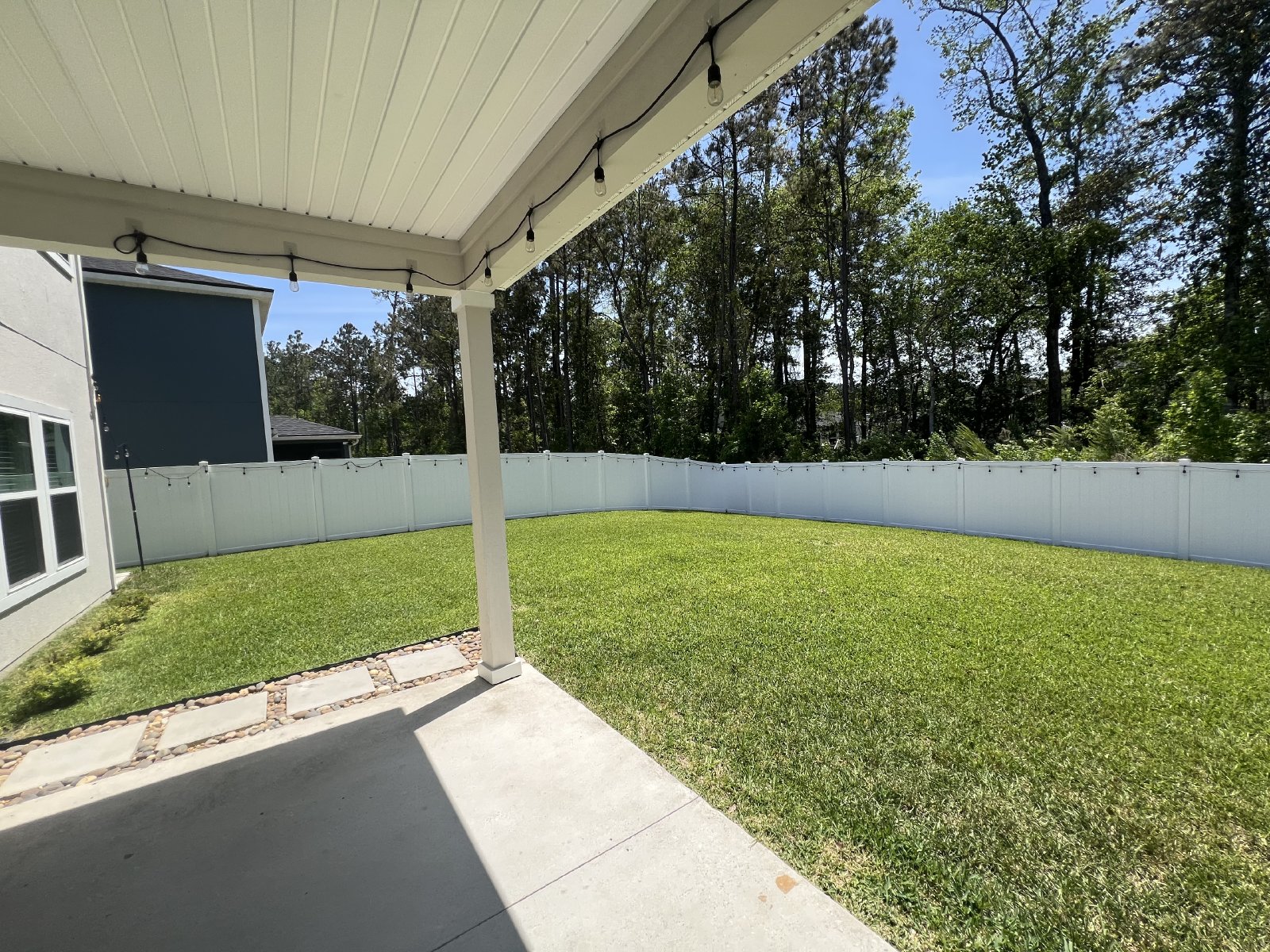 Like new 4 bed 2.5 bath home on quiet cul-de-sac property image