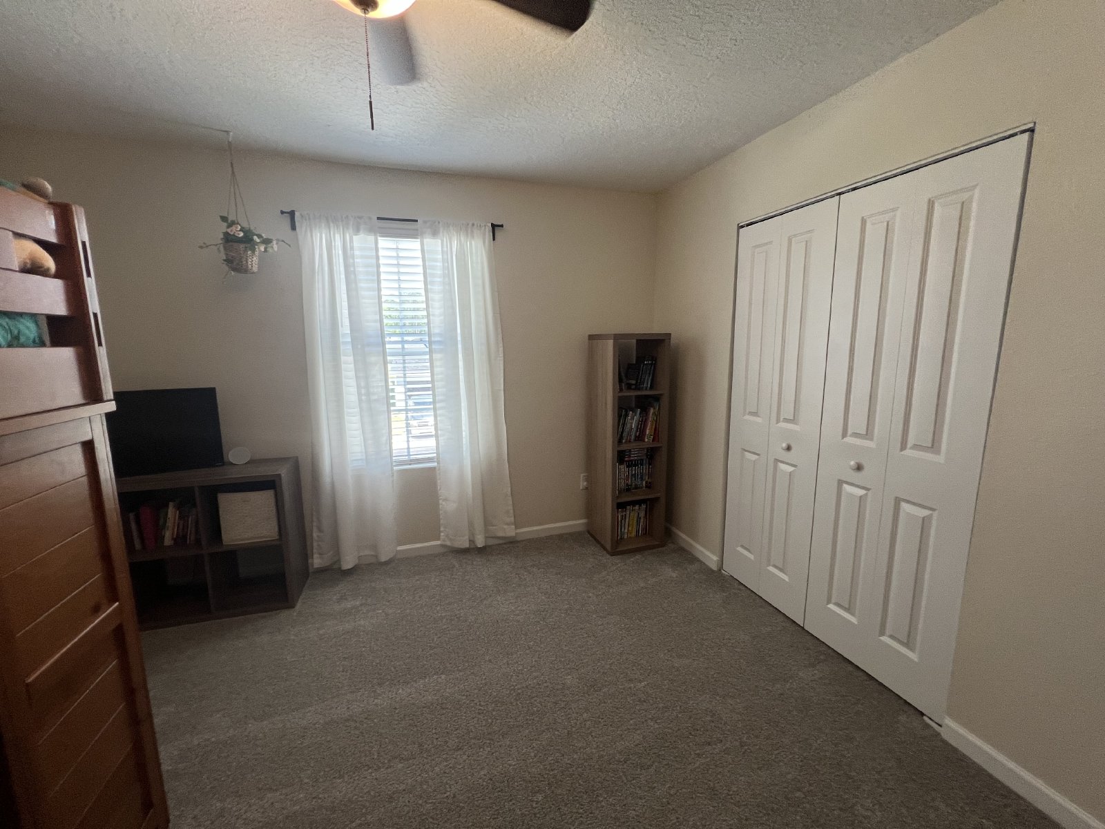 Like new 4 bed 2.5 bath home on quiet cul-de-sac property image