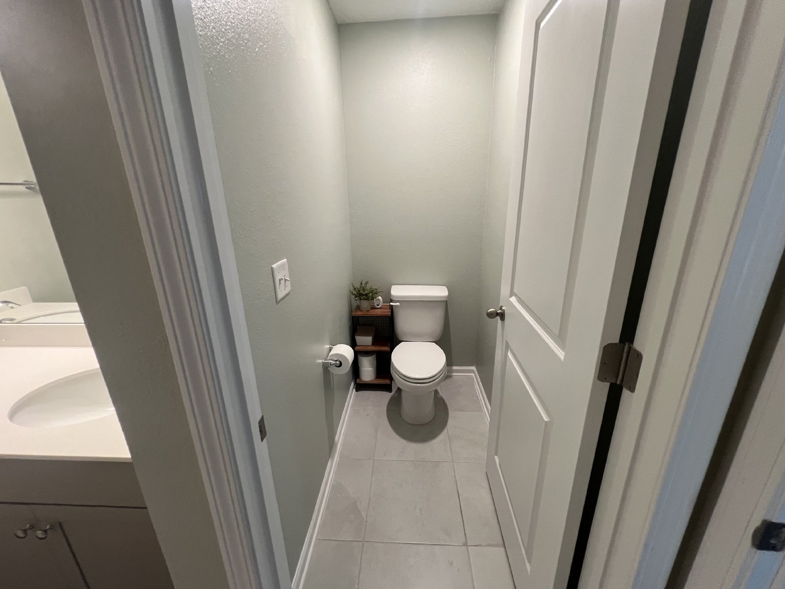 Like new 4 bed 2.5 bath home on quiet cul-de-sac property image