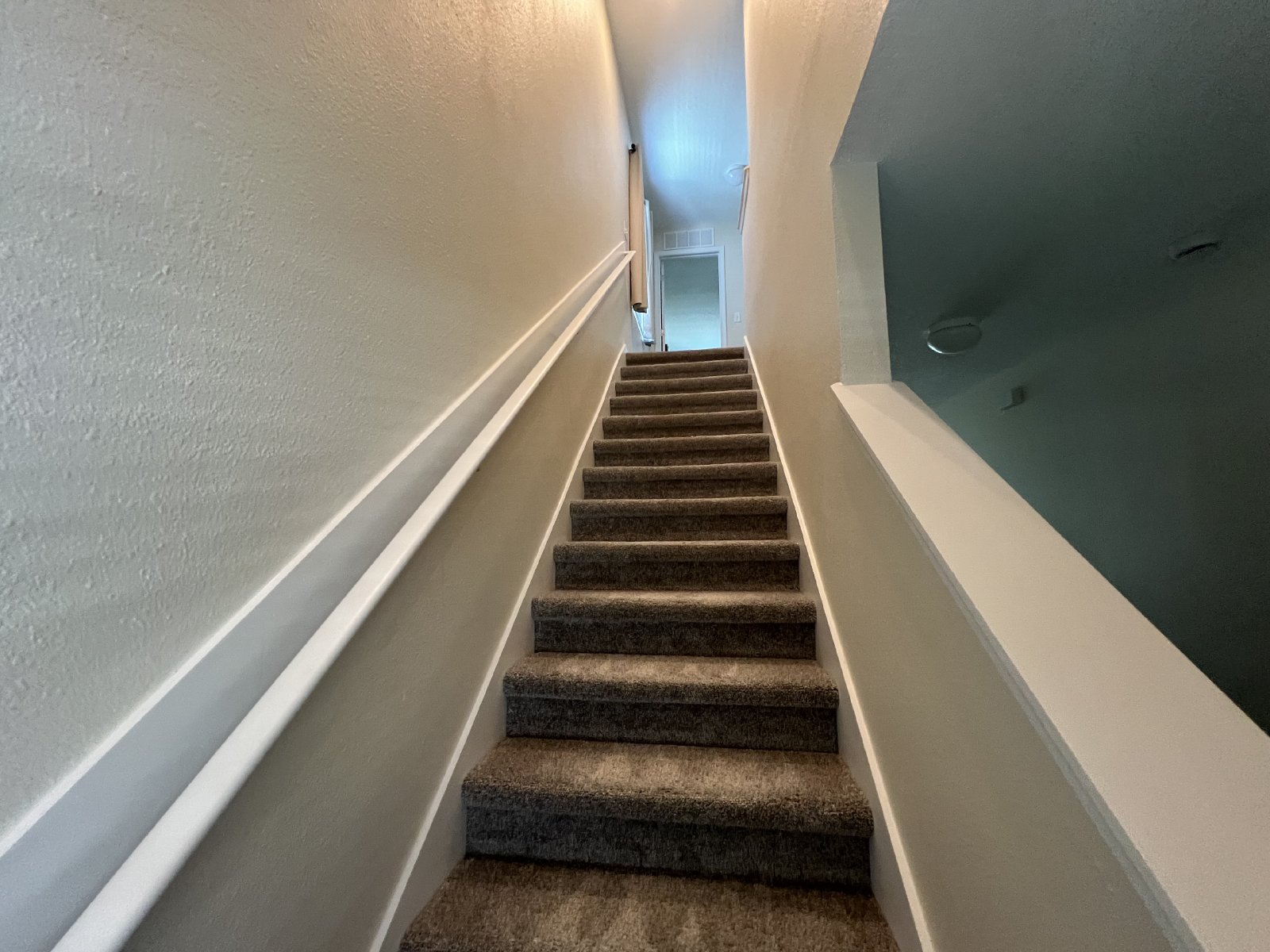 Like new 4 bed 2.5 bath home on quiet cul-de-sac property image