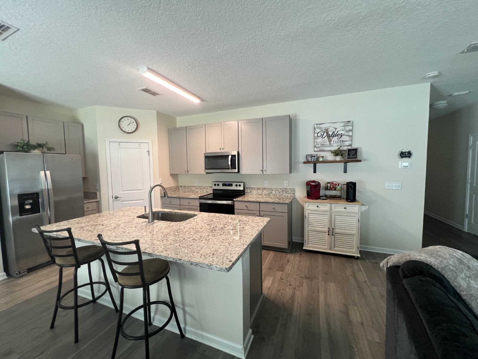 Like new 4 bed 2.5 bath home on quiet cul-de-sac property image