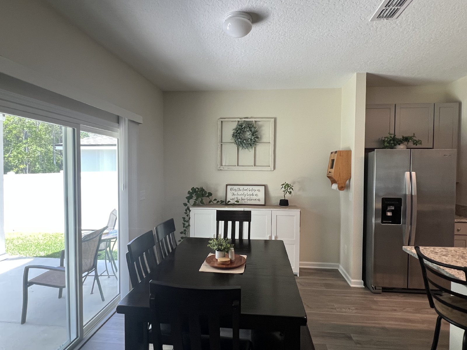 Like new 4 bed 2.5 bath home on quiet cul-de-sac property image