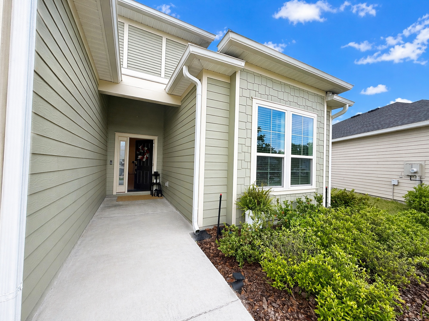 Like-New 4BR in Saddle Oaks | 3-Car Garage + Oversized Lot property image