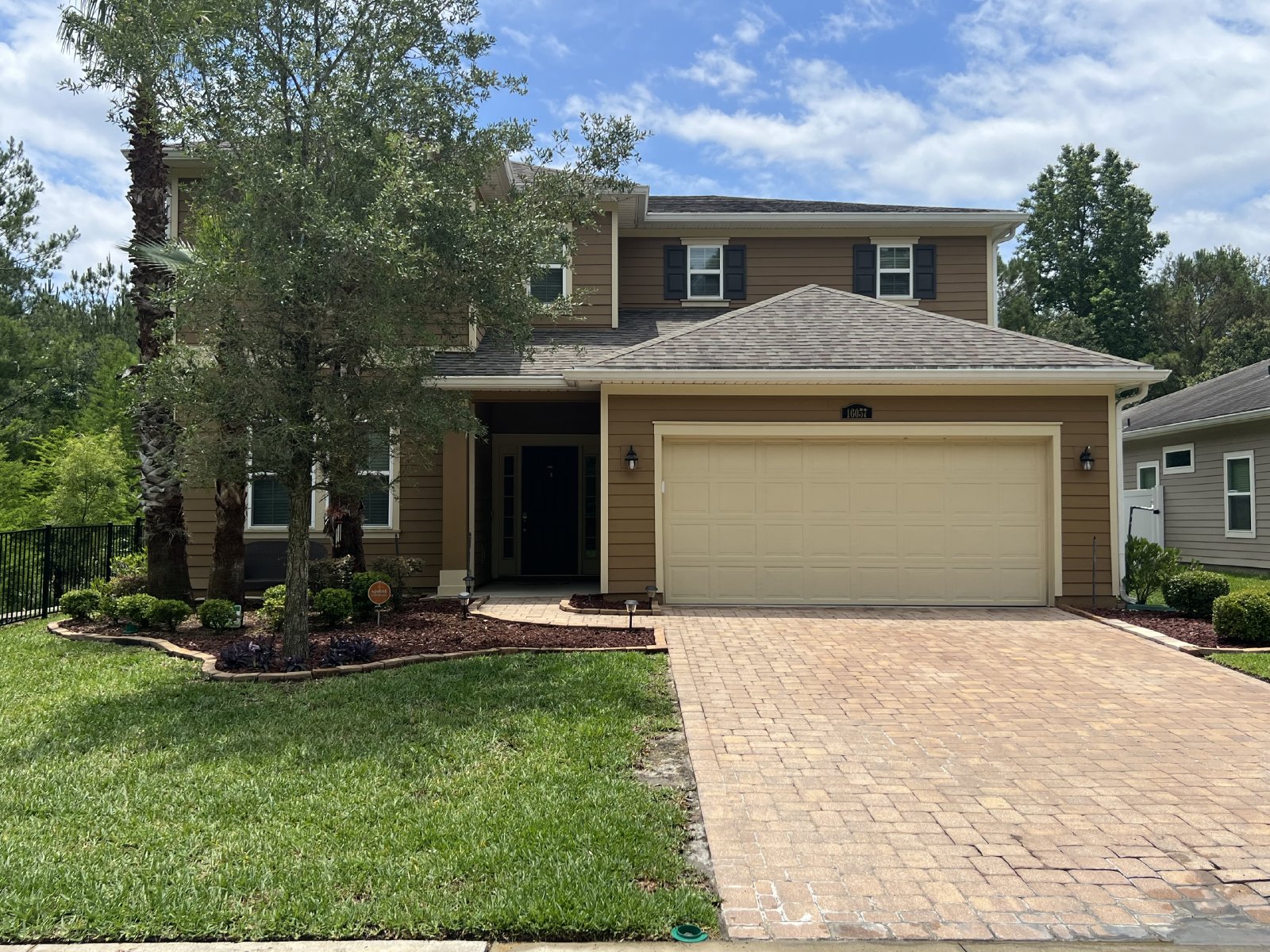 Spacious 5-Bedroom Home with Lawn Care Included! property image