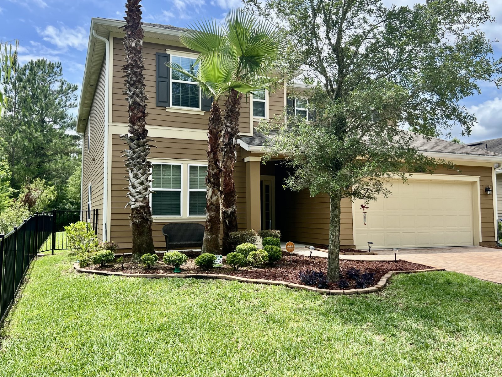 Spacious 5-Bedroom Home with Lawn Care Included! property image