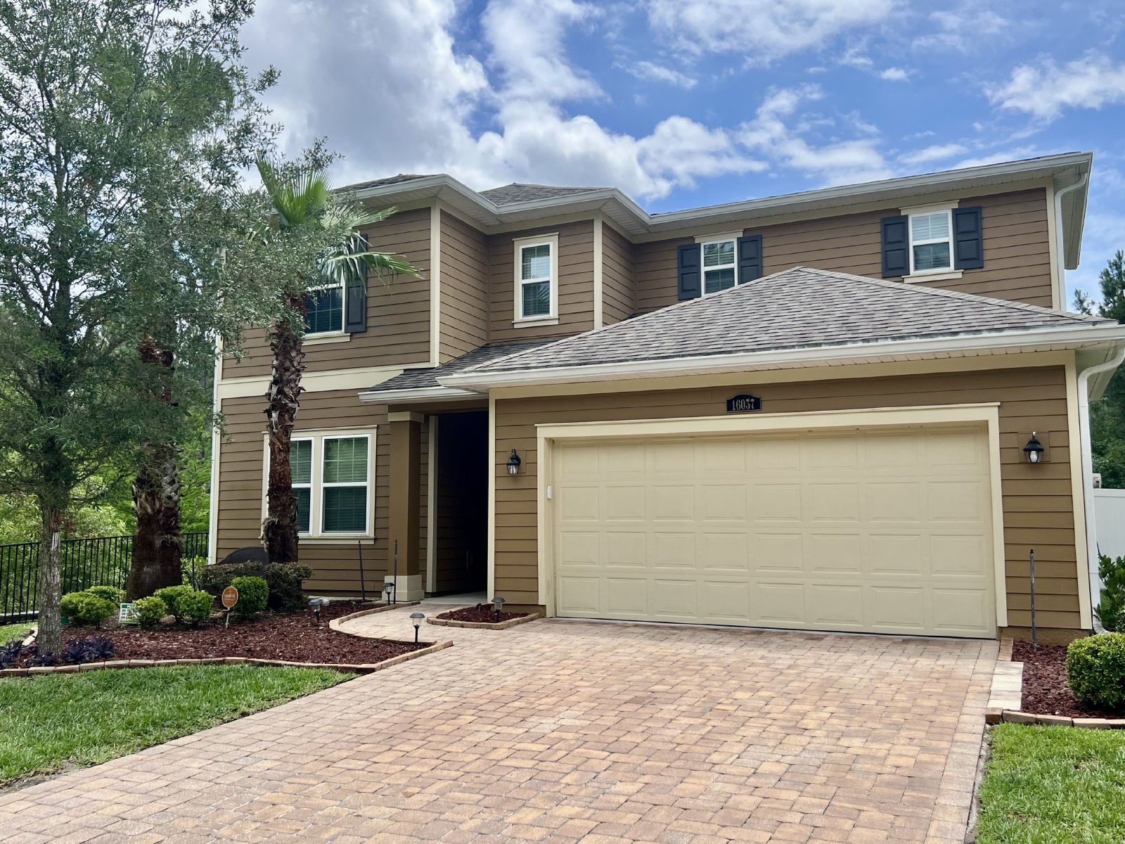 Spacious 5-Bedroom Home with Lawn Care Included! property image