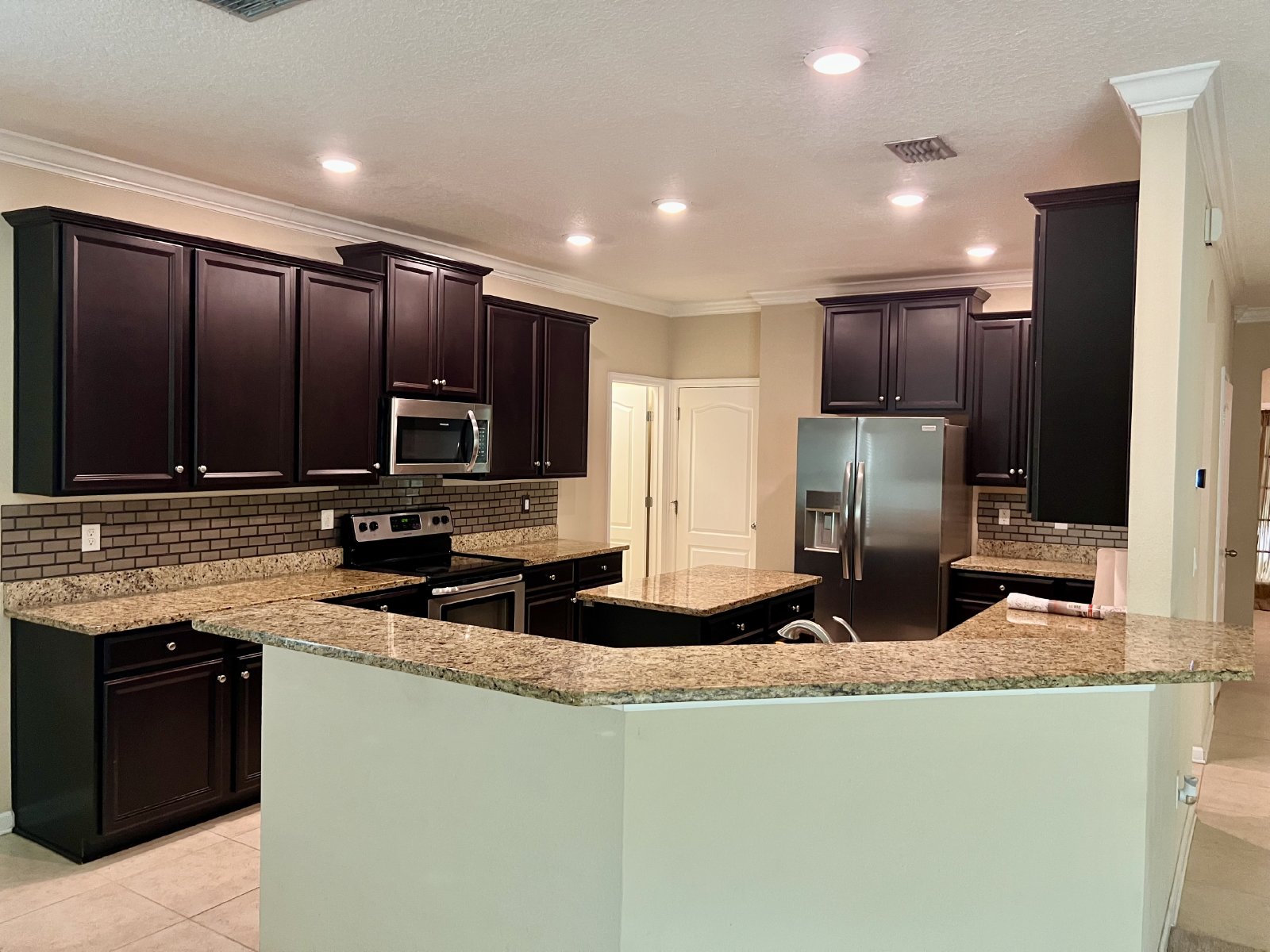 Spacious 5-Bedroom Home with Lawn Care Included! property image
