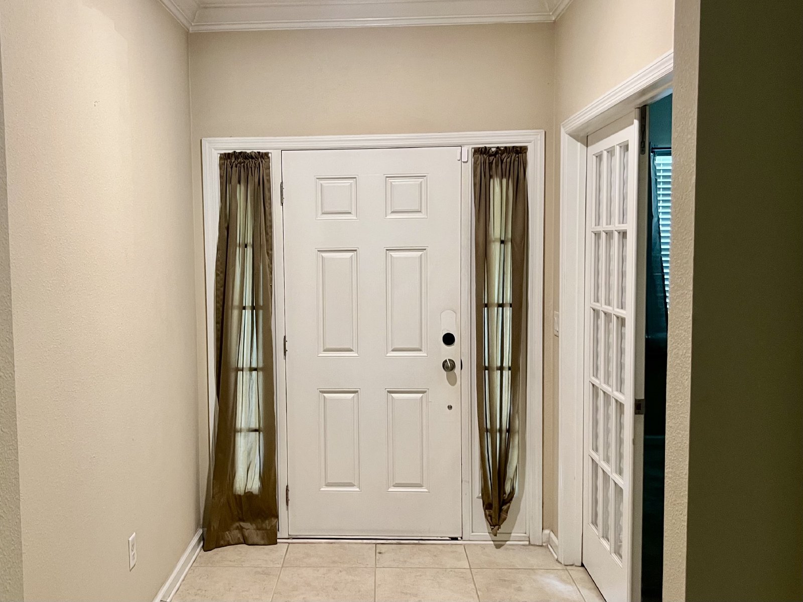 Spacious 5-Bedroom Home with Lawn Care Included! property image