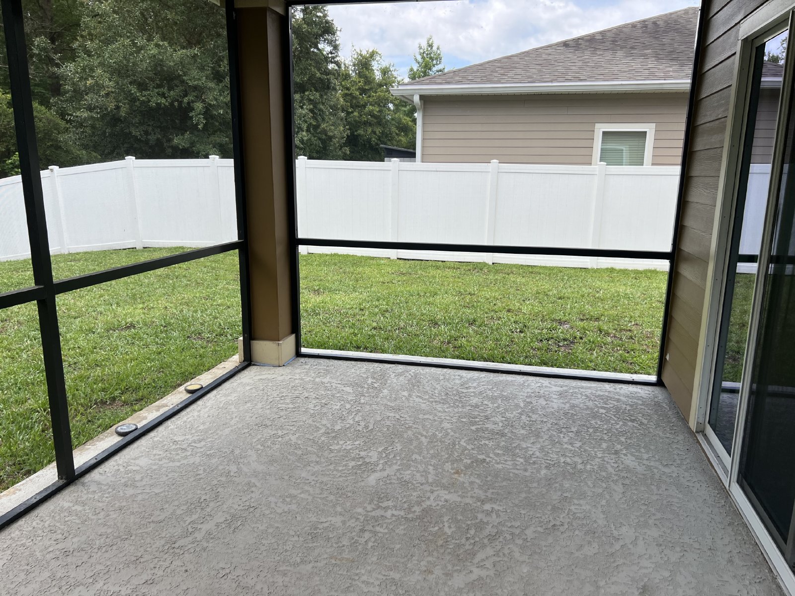 Spacious 5-Bedroom Home with Lawn Care Included! property image