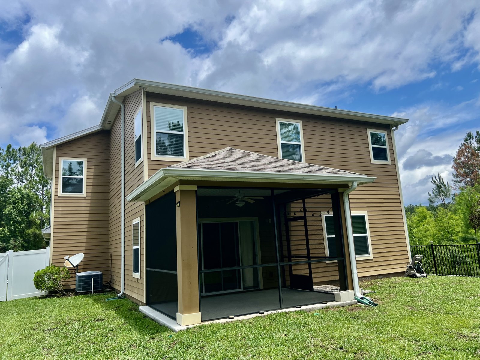 Spacious 5-Bedroom Home with Lawn Care Included! property image