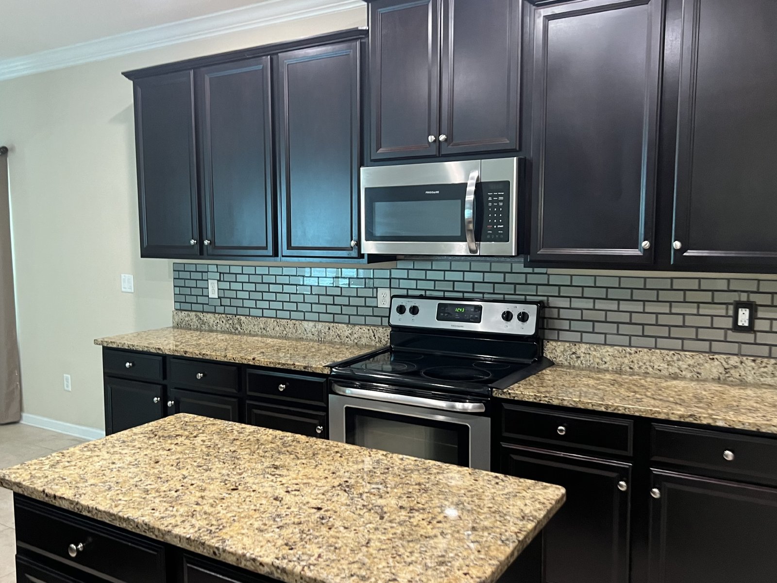 Spacious 5-Bedroom Home with Lawn Care Included! property image