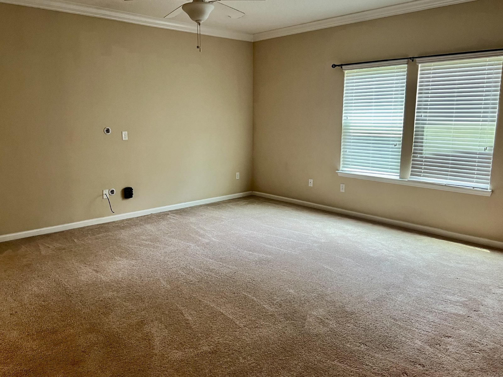 Spacious 5-Bedroom Home with Lawn Care Included! property image