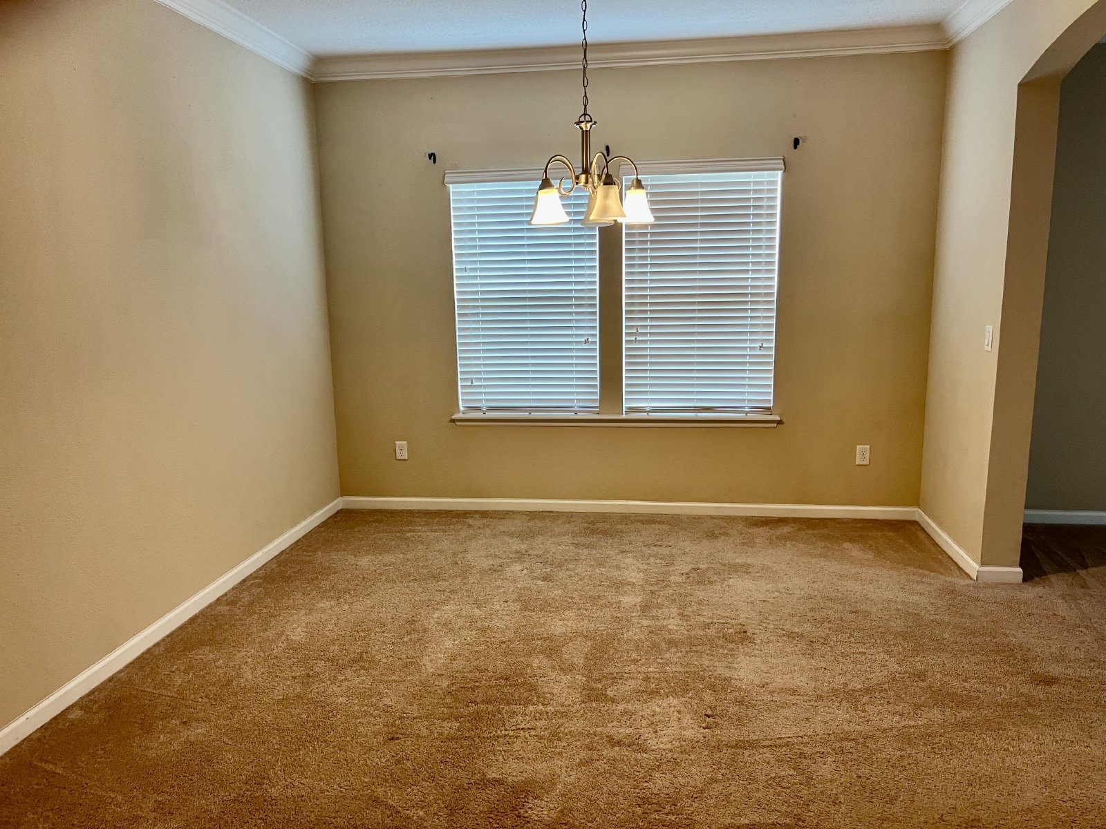 Spacious 5-Bedroom Home with Lawn Care Included! property image