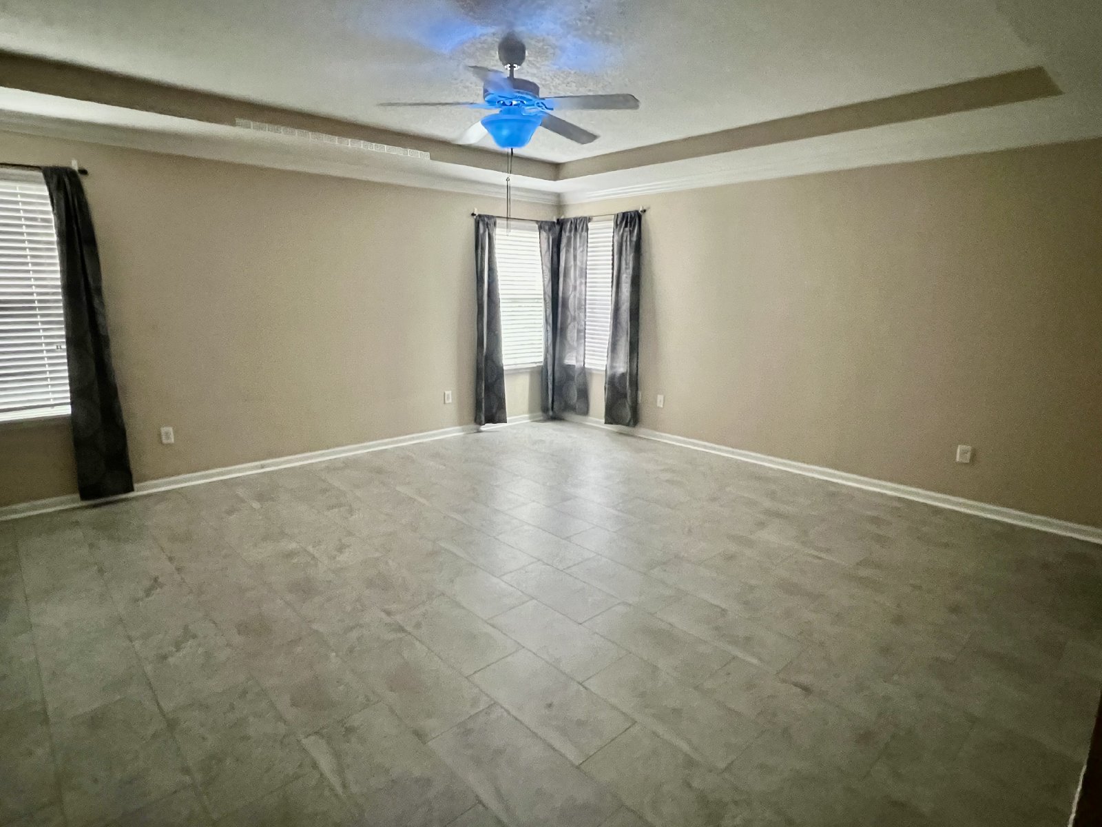 Spacious 5-Bedroom Home with Lawn Care Included! property image